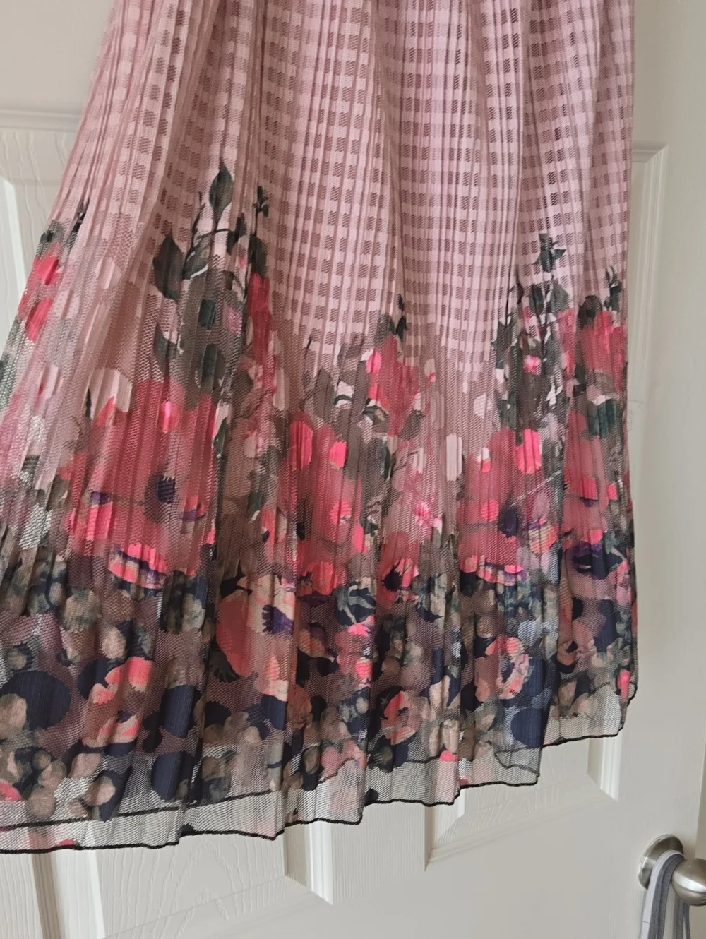Metro Wear Pink Floral Pleated Midi Skirt - Picture 3 of 5